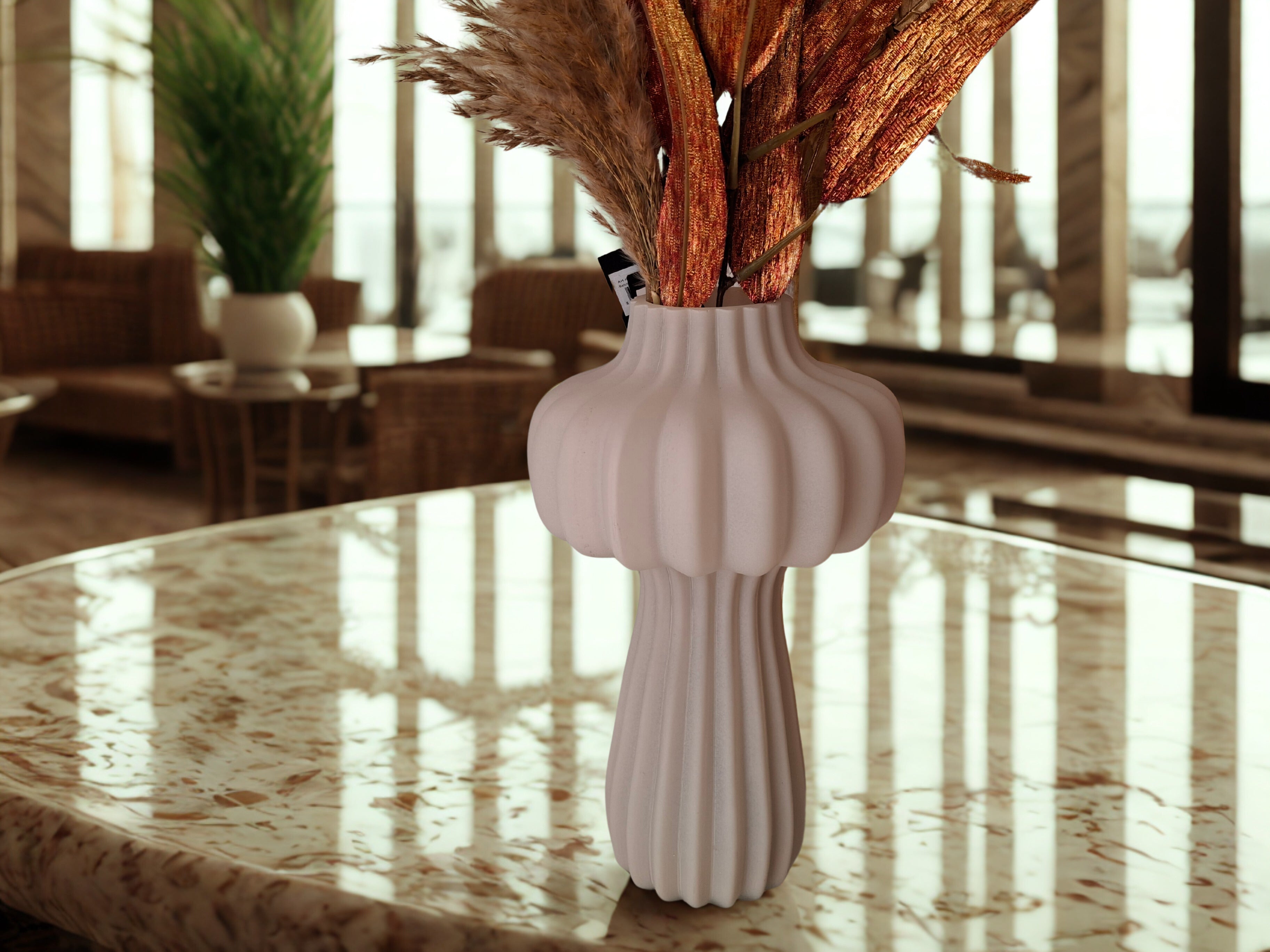 Vaas Mae wit glas, hoogte 25.5 cm