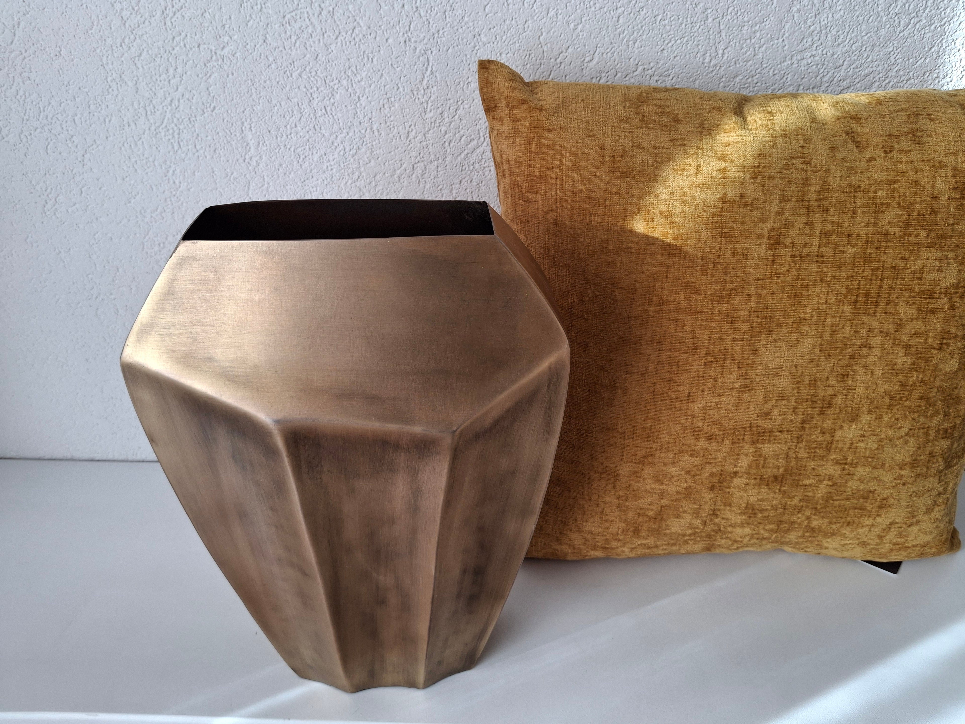 Vaas Cordoba metaal, hoogte 35 cm.