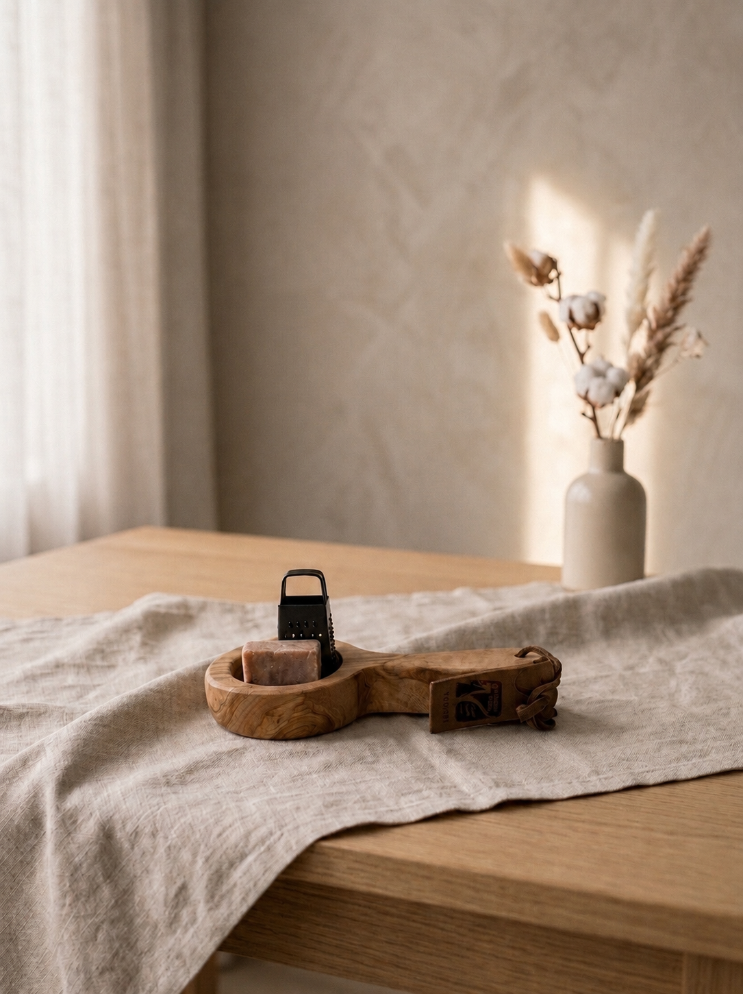 Set houten lepel, amberblokje en schaafje