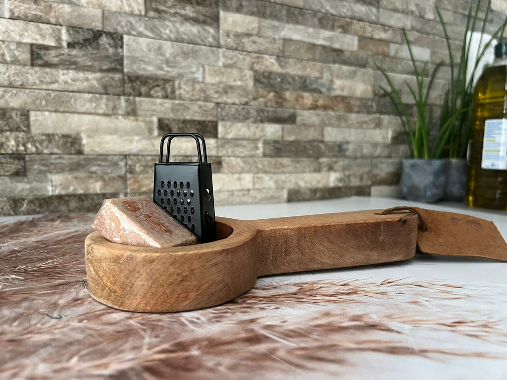 Set houten lepel, amberblokje en schaafje