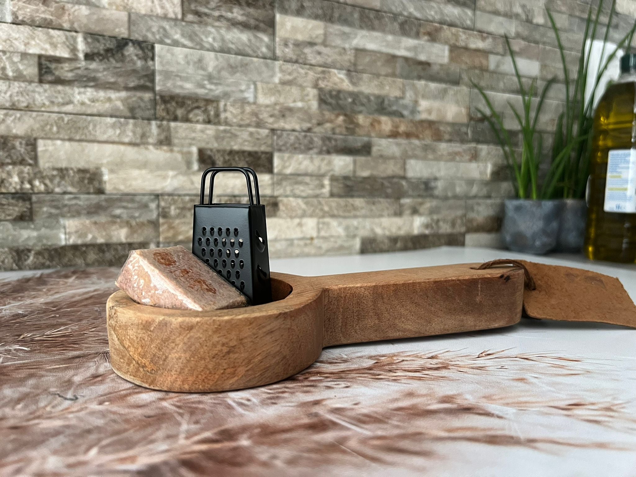 Set houten lepel, amberblokje en schaafje