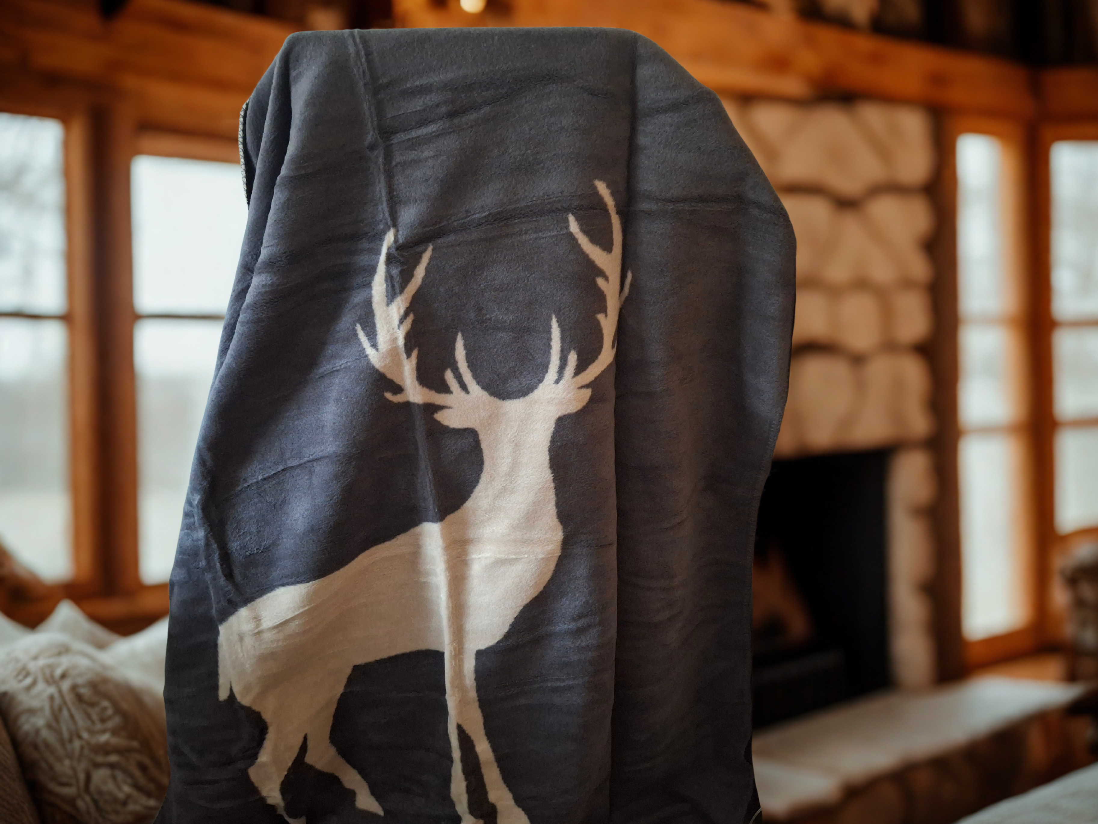 Plaid deken Mars & More staand hert, 130 x 180 cm.