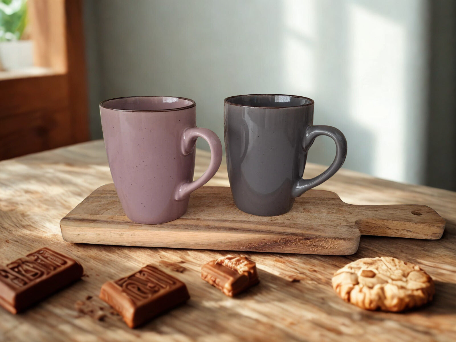 Mok roze / paars, hoogte 11 cm.