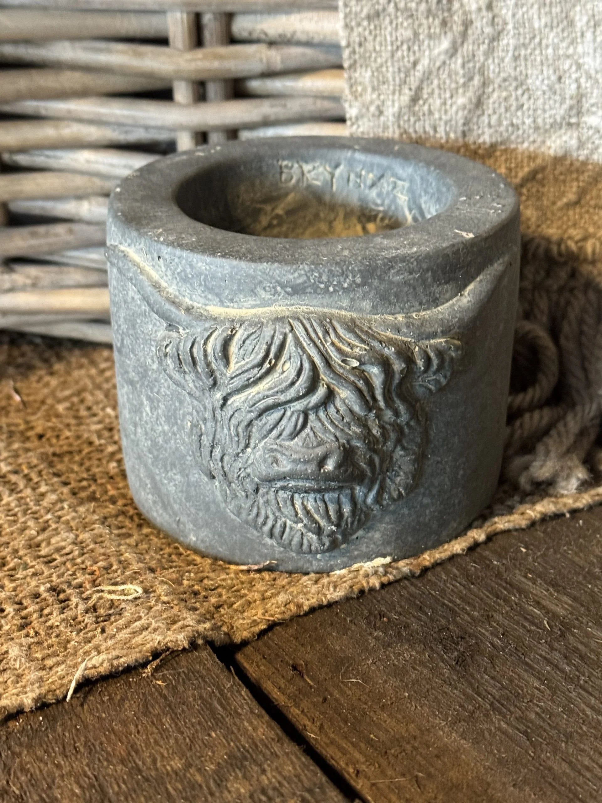Brynxz Tealight scotty majestic vintage
